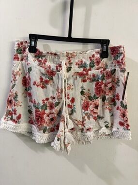 No Boundaries Medium Shorts